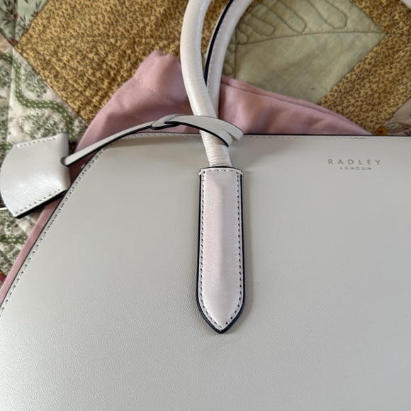 Radley authentic handbag - Picture 2 of 10
